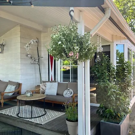 Het Verwende Nest Lodge, Wellness Lodge, Hottub & Sauna *