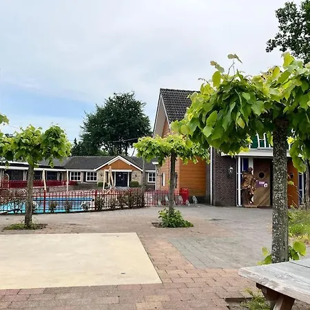 Het Verwende Nest Met Prive Hottub & Barrel Sauna Alpesi faház Voorthuizen