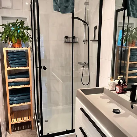 Het Verwende Nest Met Prive Hottub & Barrel Sauna Alpesi faház *