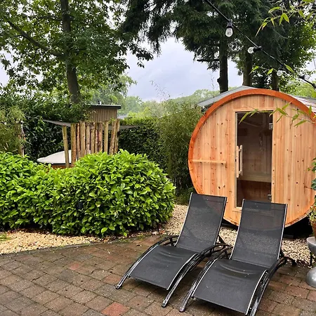 Alpesi faház Het Verwende Nest Met Prive Hottub & Barrel Sauna *