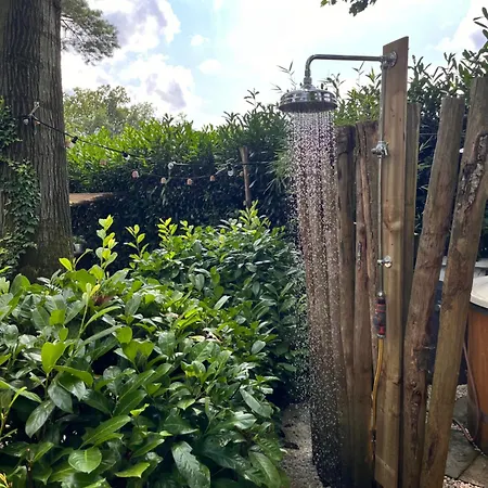 Het Verwende Nest Met Prive Hottub & Barrel Sauna Alpesi faház Voorthuizen