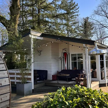 Het Verwende Nest Lodge, Wellness Lodge, Hottub & Sauna *